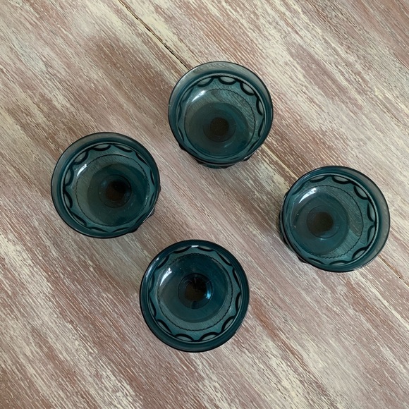 🦋Vintage Blue Glassware - Picture 2 of 4